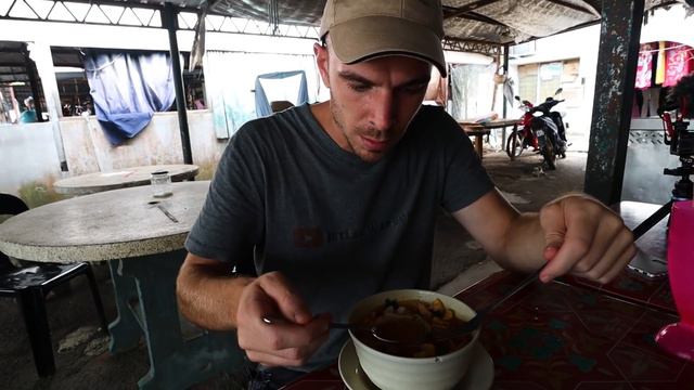 Tumpat Temple Tour! Thai Settlement in Kelantan, Malaysia - DAY TRIP from Kota Bharu / TRAVEL VLOG смотреть онлайн