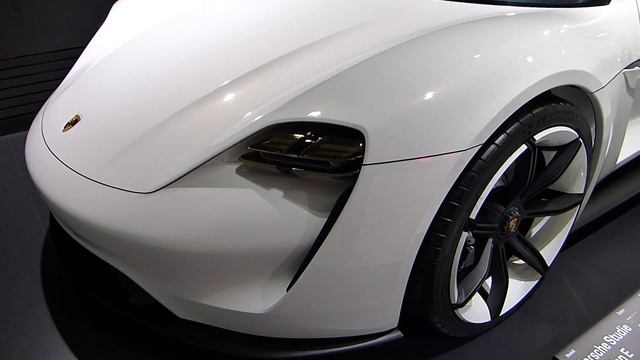 Электромобиль Porsche, электрокар Porshe Taycan, концепт Porsche Mission E, обзор порше тайкан