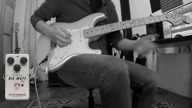 Very Fat Fuzz Tones... | Line 6 POD Go vs EHX Big Muff Pi смотреть онлайн