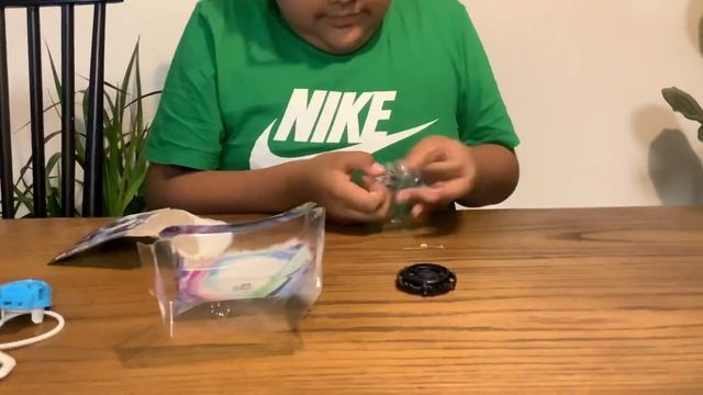 Unboxing new beyblade satomb s6 смотреть онлайн