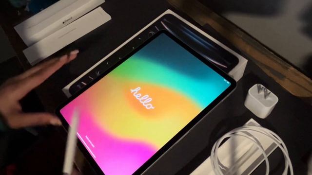 iPad Pro 2022 11" M2 Unboxing and Setup смотреть онлайн