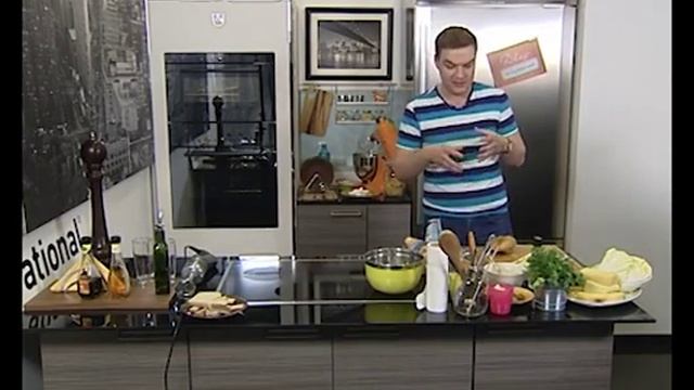 Двор на Субботней: завтрак с Максом. Салат "Цезарь" смотреть онлайн