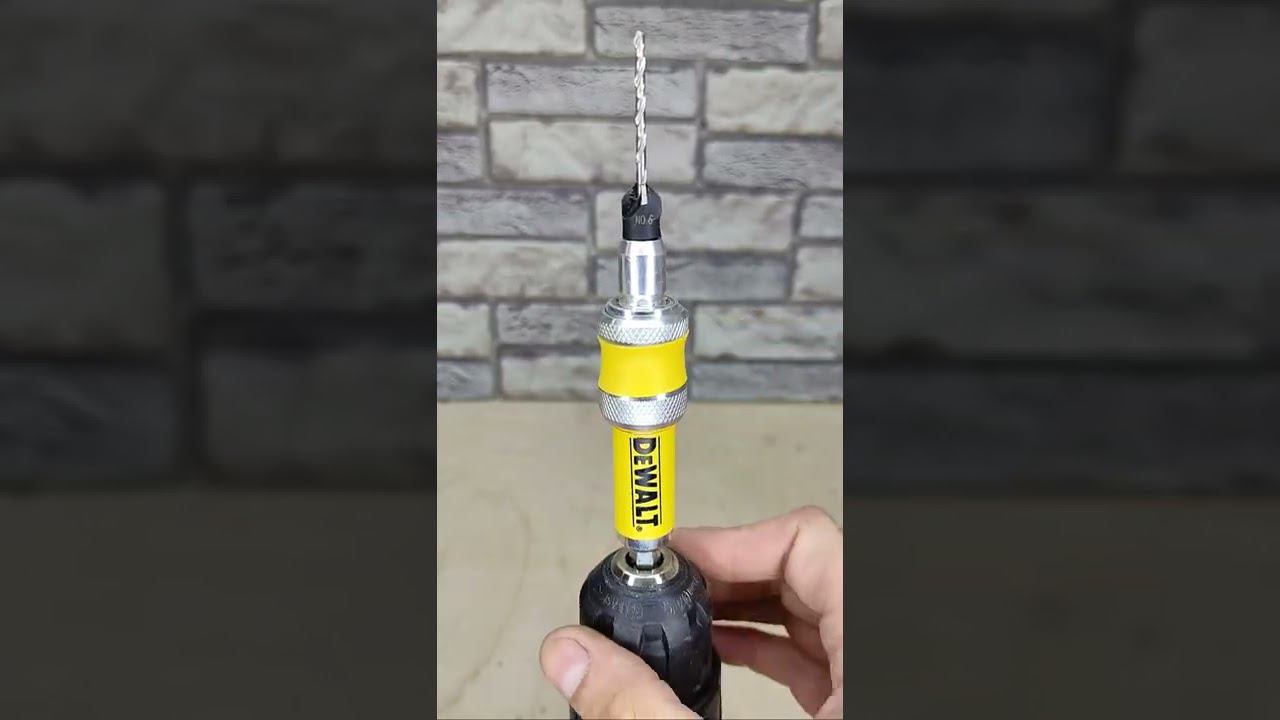 Секрет опытных мастеров! Как можно легко закрутить саморез, чтобы не треснул край доски? #shorts смотреть онлайн