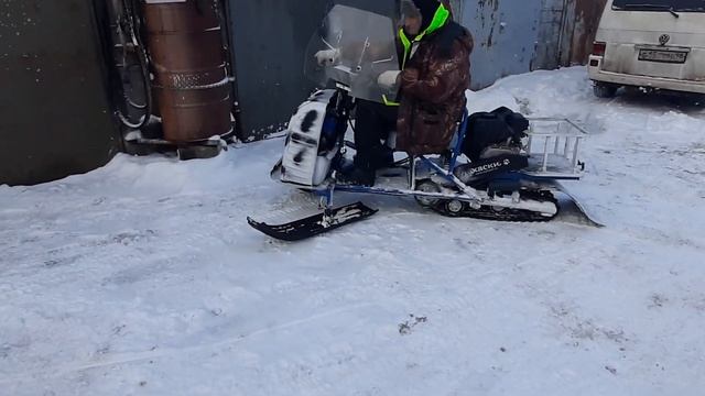 миниснегоход хаски 13л.с.после рыбалки. смотреть онлайн