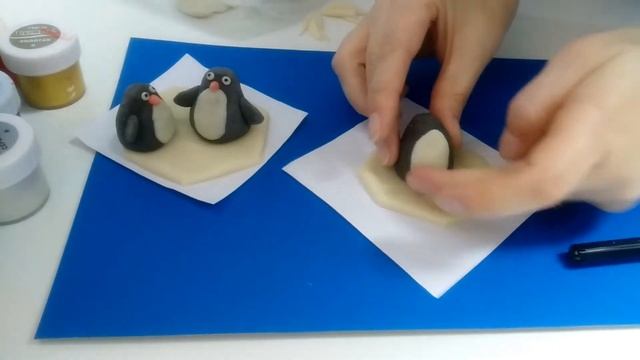 Лепим из теста пингвинов на льдине. Лепим с детьми из соленого теста. смотреть онлайн
