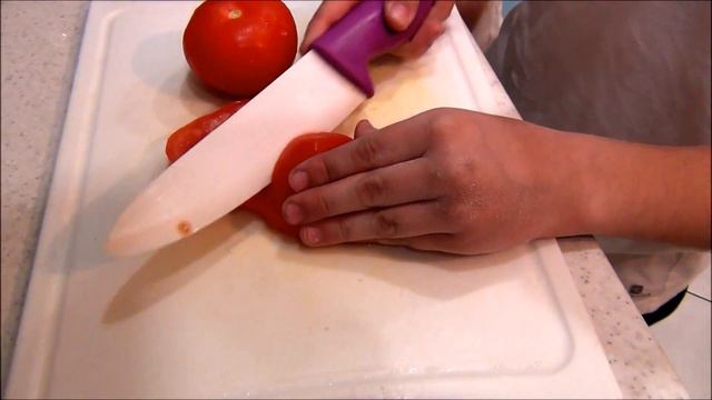 Макс и Саша готовят пиццу смотреть онлайн