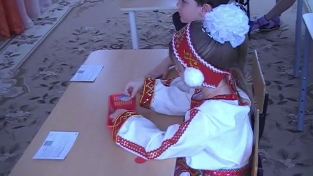 Фронтальное логопедическое занятие для детей подготовительной группы С ОНР "Саранск - мой город" смотреть онлайн
