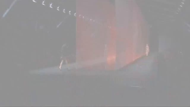 Джоджио Армани и Роберто Кавалли показали класс в Милане смотреть онлайн