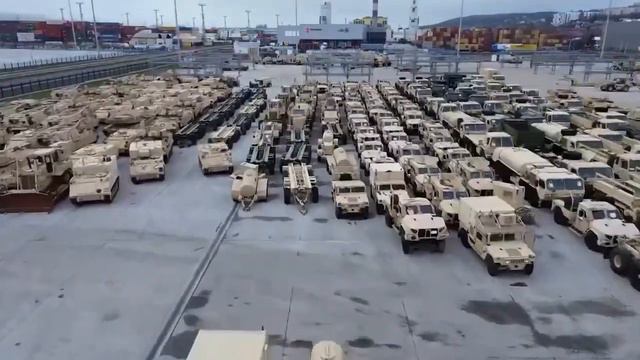 Порт Гдынья,куда прибыла военная техника (Port of Gdynia, where military equipment arrived) смотреть онлайн
