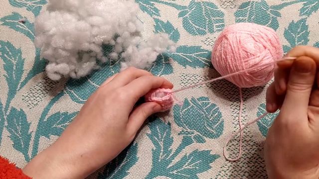 Зайчик крючком МК. Сердечко своими руками МК. Валентинка ручная работа. Лапки для зайца. 5 часть. смотреть онлайн