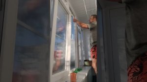 как приклеить зеркальную пленку без клеевого слоя.