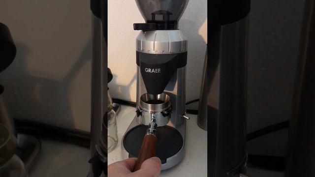 ¨ Using the GRAEF CM800 to grind my Espresso Beans ☕☕☕ смотреть онлайн