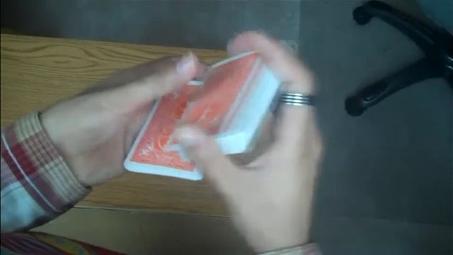 How to Shuffle Cards: Overhand Shuffle смотреть онлайн