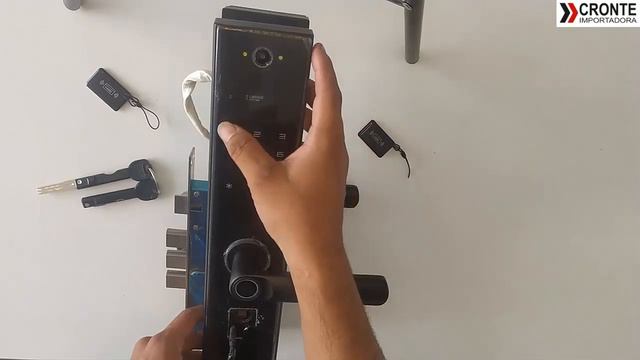 CERRADURA SMART WIFI CON HUELLA DACTILAR, CÁMARA Y CINCO PISTONES DE SEGURIDAD (MAA-8028L)