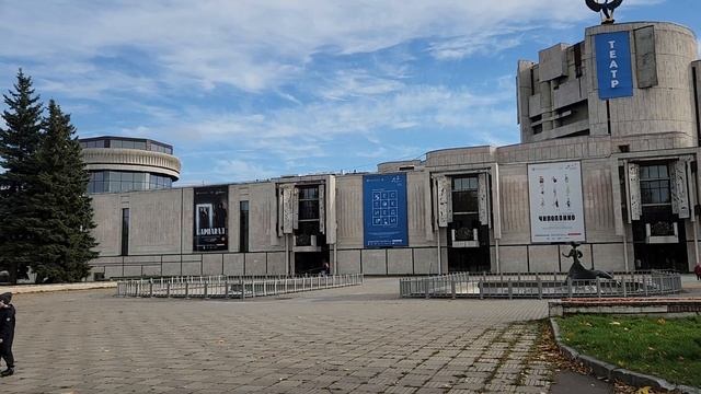 Москва. Детский музыкальный театр имени Наталии Сац. Парк имени 40-летия ВЛКСМ. Ноябрь 2022 года. смотреть онлайн