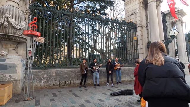 ISTANBUL Most Popular And Tourist Places To Walk | Istiklal Street, Taksim Square | 3 January 2022 смотреть онлайн