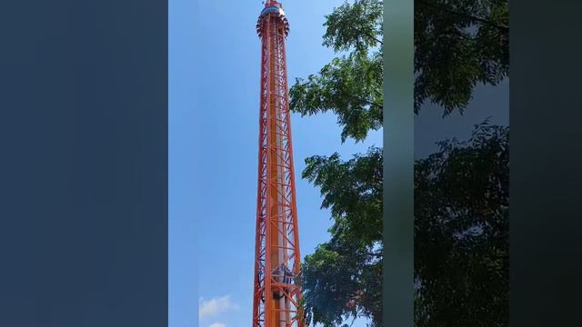 А это мы в парке который в Сочи называют Диснейленд. 16-17.07 смотреть онлайн
