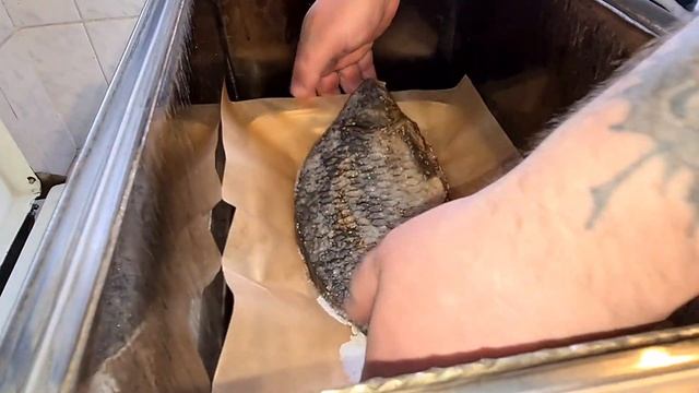 КОПЧУ КАРПА ДОМА НА КУХНЕ.