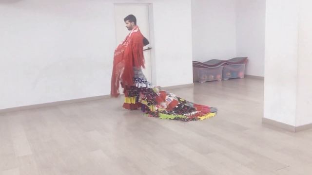 FLAMENCO BATA DE COLA JUAN ANTONIO GARCÍA " MANUEL FERNÁNDEZ " la primavera " смотреть онлайн