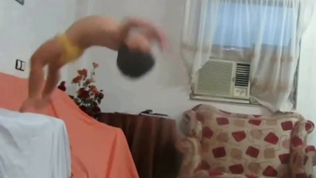 ЮНЫЙ ГИМНАСТ ПОКОРИЛ ИНТЕРНЕТ Звезда Ютуба и Юный Титан! Мальчик покоривший интернет в 2 года. Виде смотреть онлайн