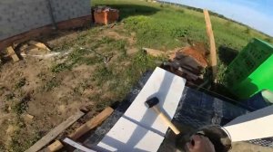 Первый ряд газобетона. Всё по технологии