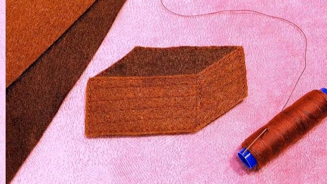 Часть 5. Как сделать ящик, лейку, забор, солнце, облако, елки, кусты из фетра своими руками. смотреть онлайн