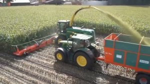 Широкозахватный комбайн для сбора кукурузы