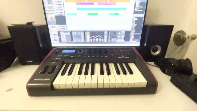 Novation Impulse 25