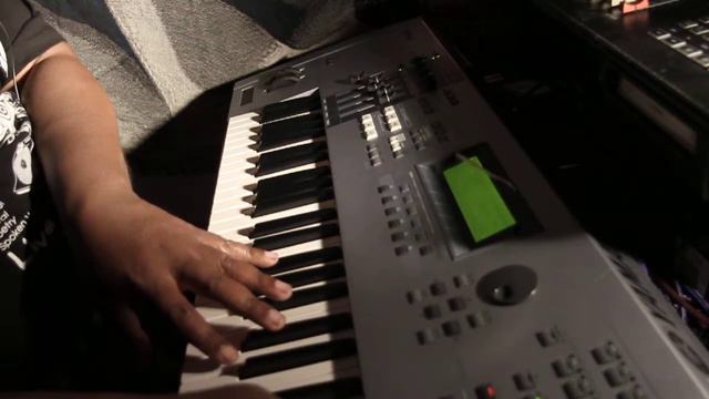 Motif Es - Making a track смотреть онлайн