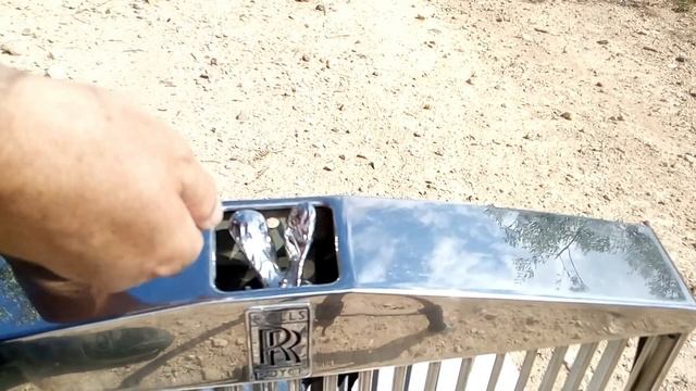 Rolls-Royce Silver Spirit Spur - Dismantle and refit the radiator grill DIY смотреть онлайн