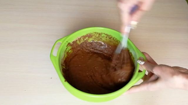 Супер пышный шоколадный пирог. 5 минут и в духовку! Нежный и безумно вкусный смотреть онлайн