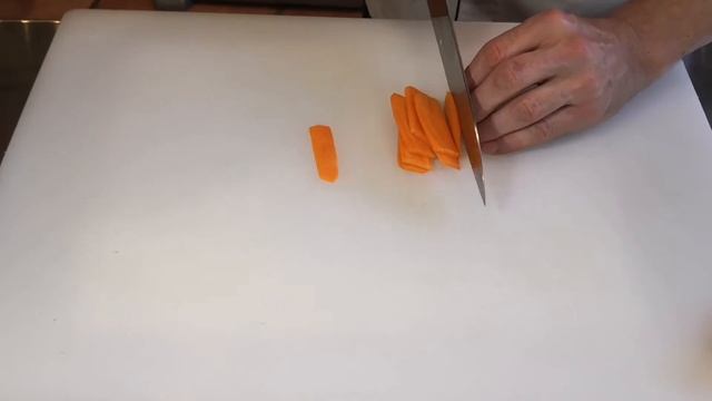 Cutting technique to cut French Brunoise, Dice and Cubes to vegetables or fruits Chef David Jahnke смотреть онлайн