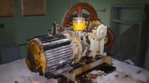 Приятный звук работы лифта с двигателем АС72