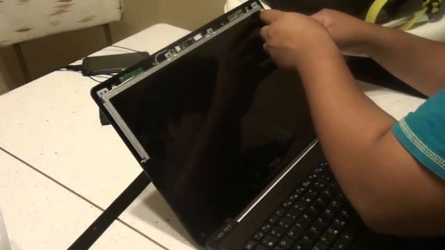 White Screen of Death Repair for Laptop смотреть онлайн