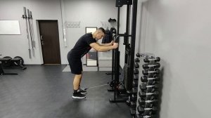 Мах ногой назад в кроссовере