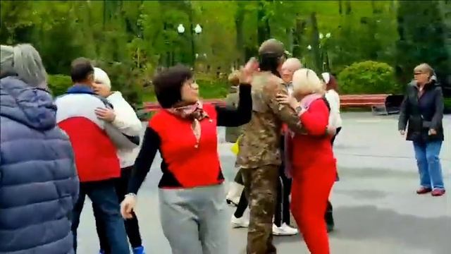 СЕЙЧАС В ХАРЬКОВЕ!!! ТАНЦЫ!!! АЙ КАКИЕ НОЖКИ АЙ КАКИЕ РУЧКИ!!! смотреть онлайн