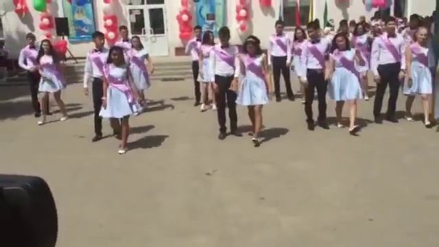 Шикарный танец!11 Б? смотреть онлайн