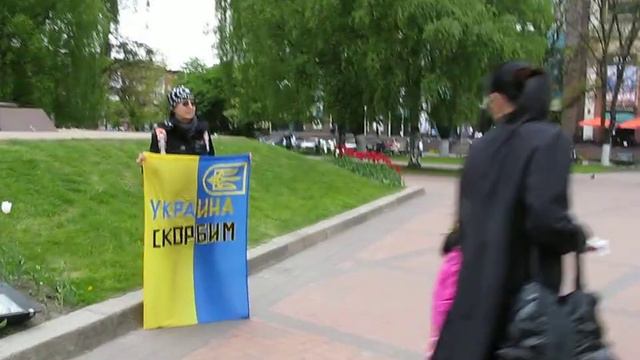 Пикет в поддержку Украины, 4 мая 2014 года, Калининград. Монумент "Мать-Россия" смотреть онлайн