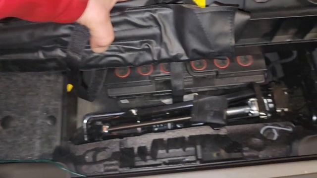AUDI Q5 SQ5 QUATTRO HOW TO TOW TOWING HOOK EYE TOOL INSTALLATION LOCATION FRONT & REAR BUMPER смотреть онлайн