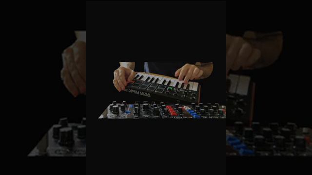 I made a WHOLE song using only a Behringer Model D synth смотреть онлайн