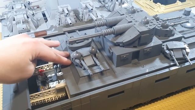 ЛЕГО ТАНКИ КВ-44 vs ТГ-5. СТАЛЬНЫЕ МОНСТРЫ из lego. самоделка смотреть онлайн