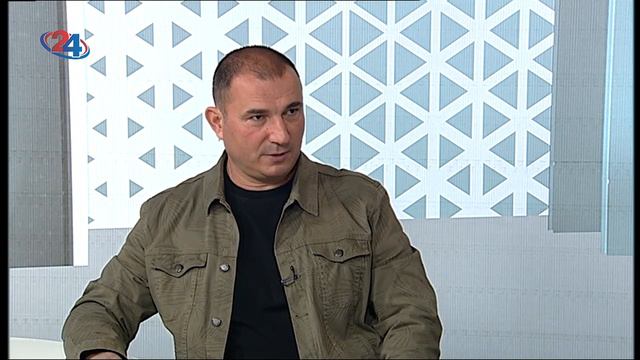Студио 10 - Гостување на Стојанче Ангелов смотреть онлайн