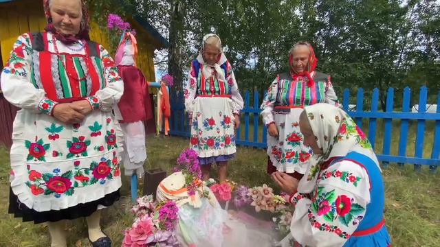 Традиция поклонения "каменной девочке" в Данилевичах Лельчицкого района смотреть онлайн