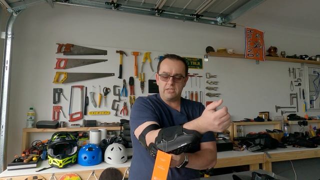 Fitted Fox TiTan Pro D30 elbow guards for PEV, Esk8, Scooter & Unicycle смотреть онлайн