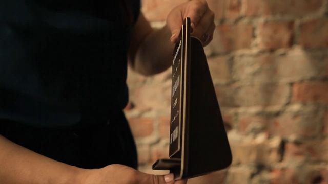 Подставка под телефон деревянная сувенирная. Подарок на 23 февраля и 8 марта смотреть онлайн