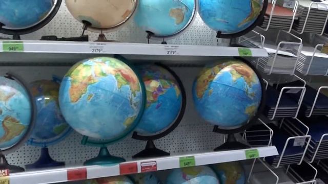 Слава выбирает компьютерное кресло. Гуляем в офисмаге. смотреть онлайн