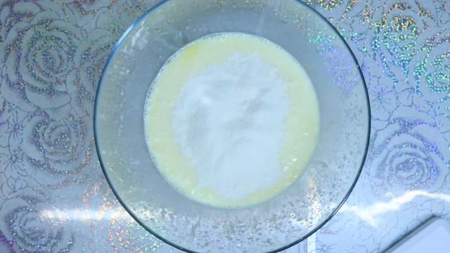 Быстрый заливной пирог на кефире, с луком и яйцом смотреть онлайн