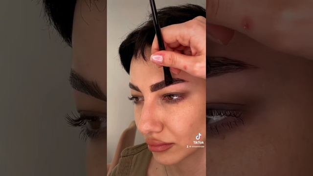 Как вы думаете, брови делать легко? смотреть онлайн
