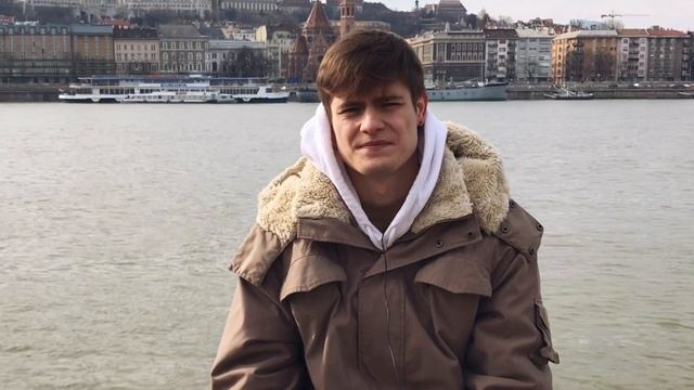 Памятник Ботинки на набережной в Будапеште краткая история. Памятник жертвам холокоста в Будапеште. смотреть онлайн