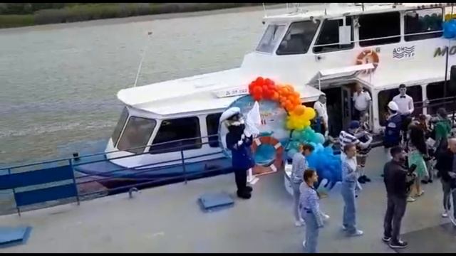 Речной вокзал Ростова-на-Дону. Теплоходы. Набережная. Рыбаки. Сердце смотреть онлайн